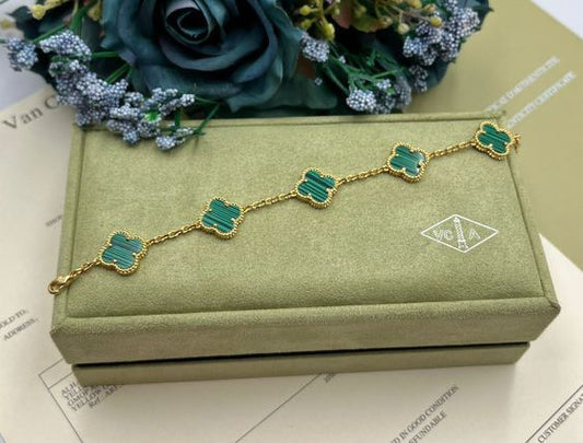 Luxury Clover Charm Bracelet – 18K Gold-Plated